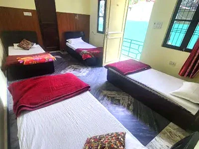 A room at Hari Bhavan at Tattvaa Yogashala, Rishikesh
